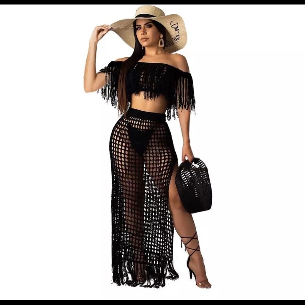 SOLD.  WOMEN'S SEXY 2 PIECE OUTFITS SOLID